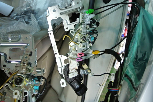 トヨタエスティマのスライトドア修理 会津ホンダ販売のブログ